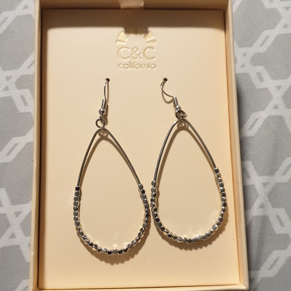 💫2/25. Silver oval earrings